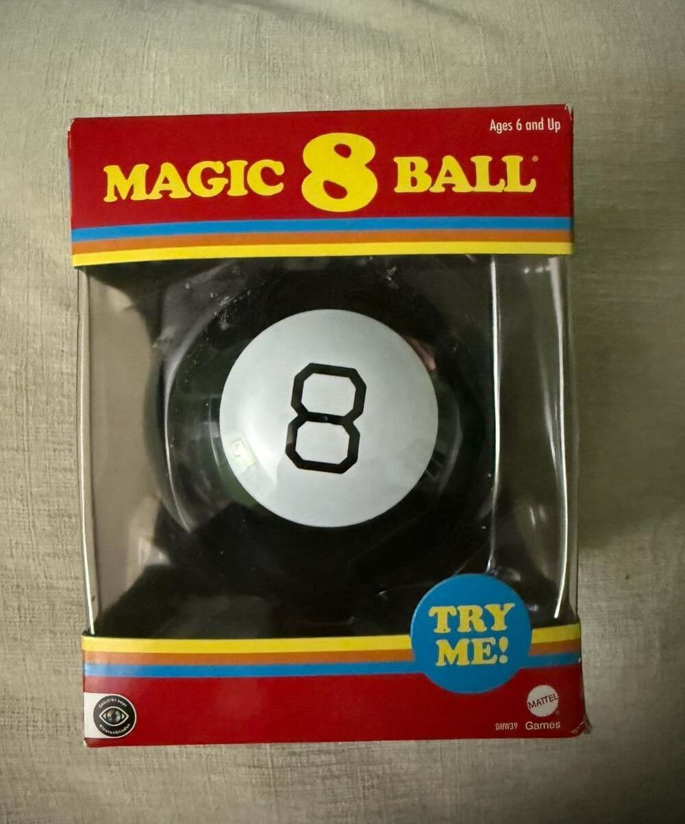 Mattel Magic 8 Ball Retro Novelty Toy DHW39